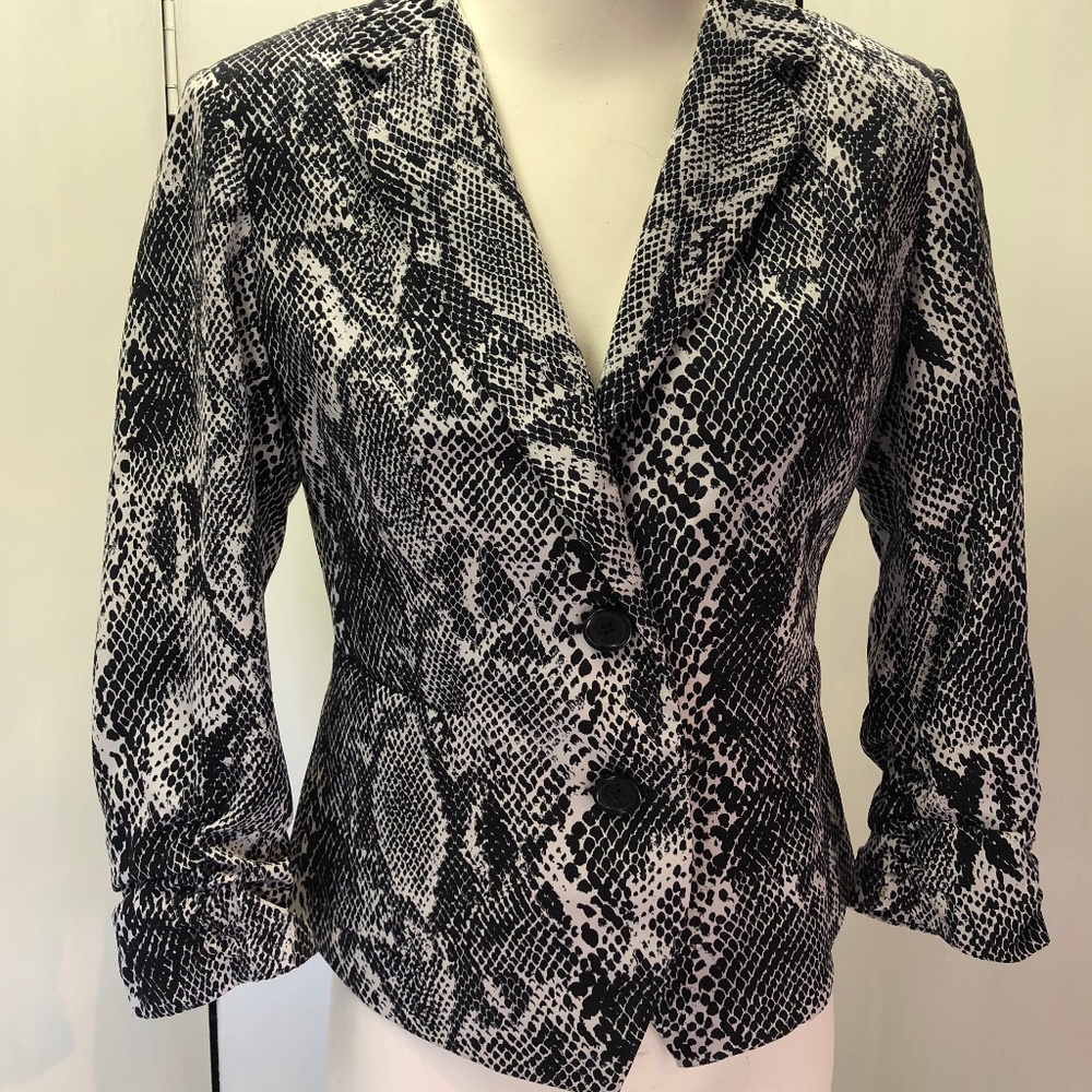 Express Animal Print crop blazer